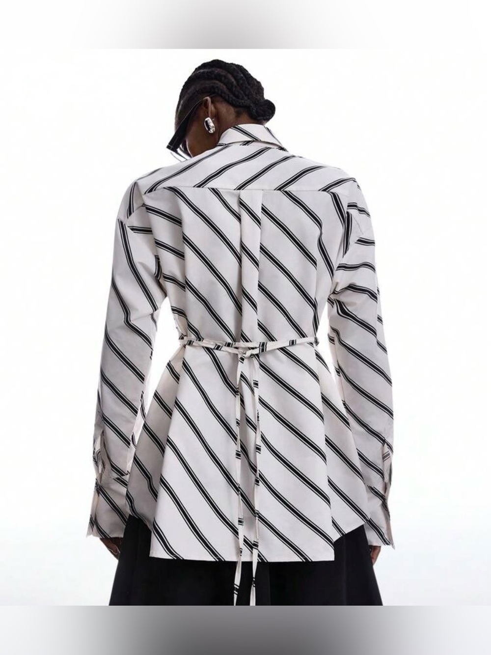 White and Black Striped Long-Sleeve Shirt with Neck Tie (M). Oversized - Picture 2 of 11